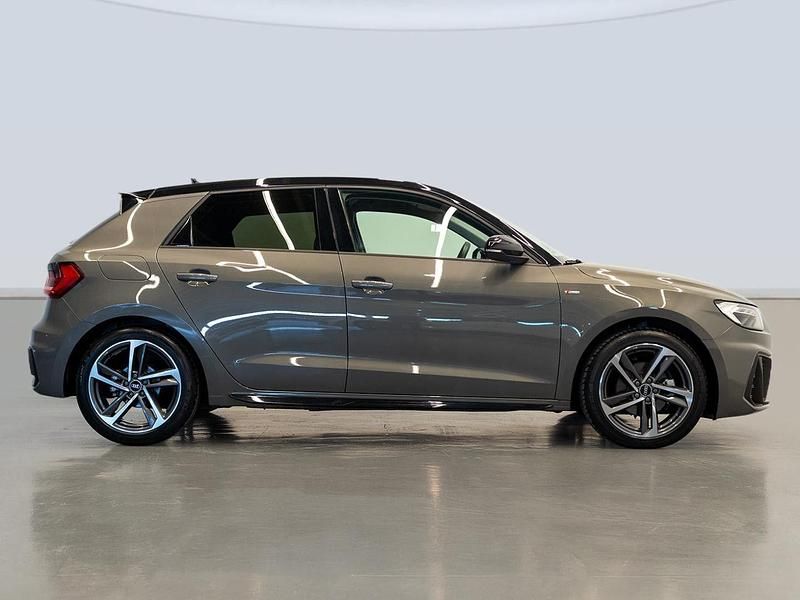 Usado Audi A1 Sportback Black Edition 116 CV (85 kW) 2025 Gris Utilitario