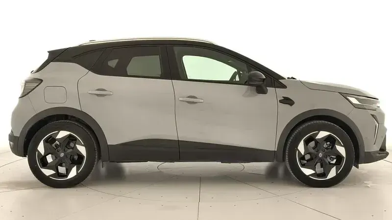 Usado Renault Captur Techno 145 CV (106 kW) 2025 Gris SUV