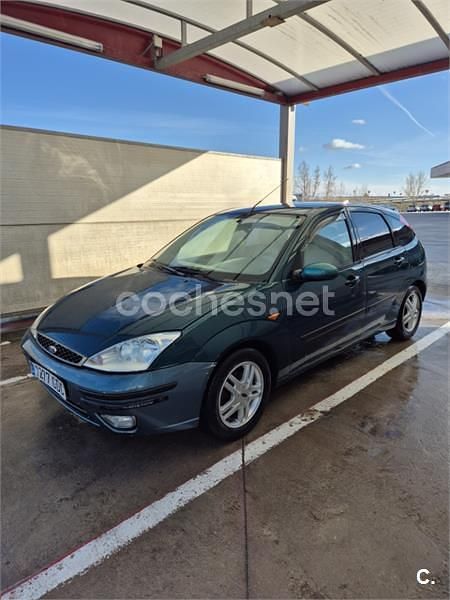 Usado Ford Focus Trend 115 CV (84 kW) 2002 Verde Berlina