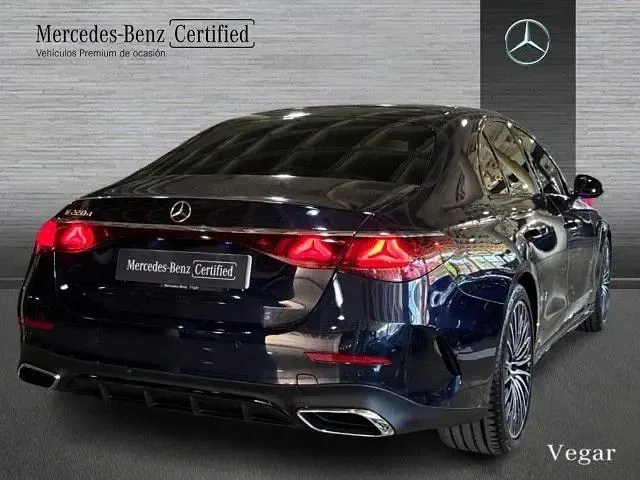Usado Mercedes E220 197 CV (144 kW) 2025 Azul náutico