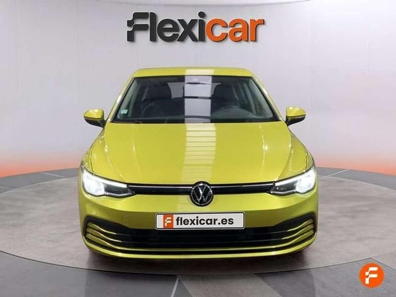 Usado VW Golf VIII 131 CV (96 kW) 2021 Verde Berlina