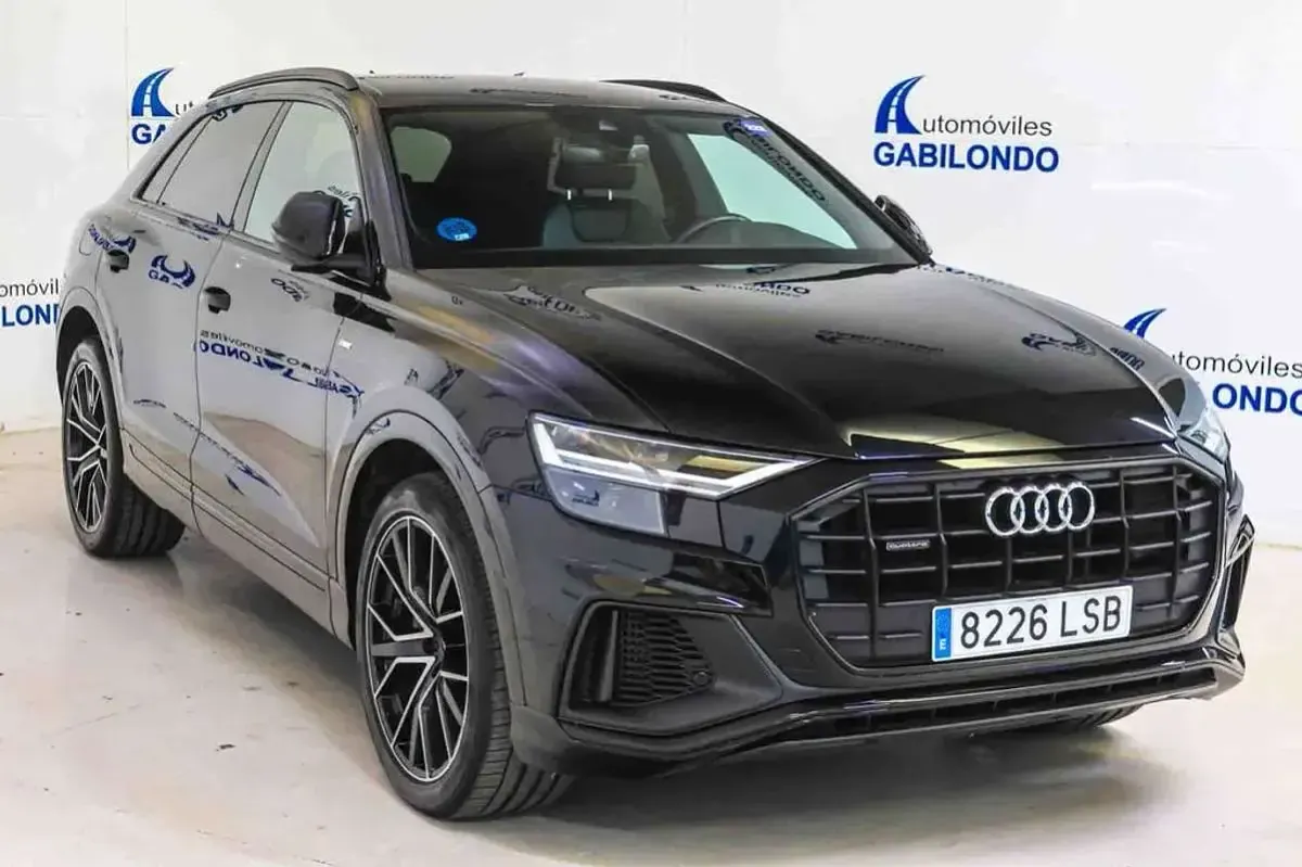 Usado Audi Q8 381 CV (280 kW) 2021 Negro SUV