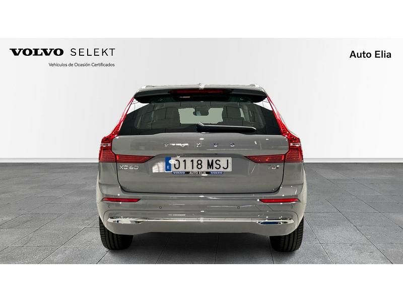 Usado Volvo XC60 Core 350 CV (257 kW) 2024 Gris SUV