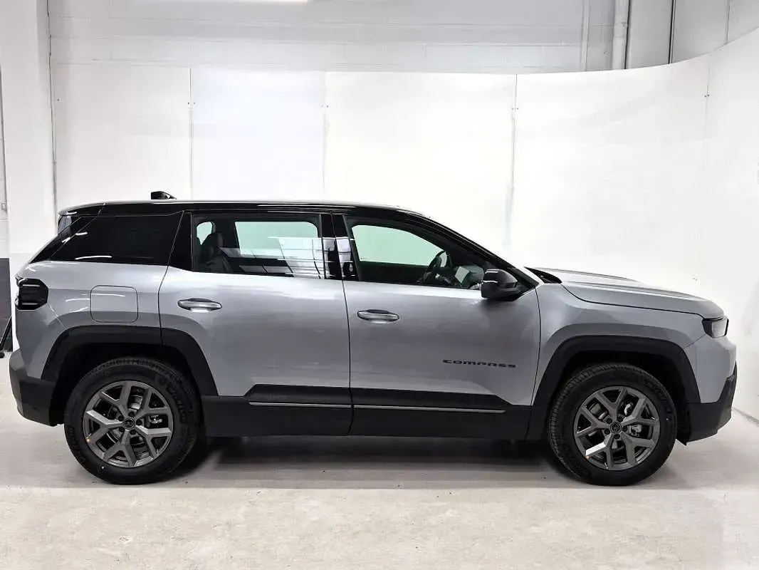 Nuevo Jeep Compass Altitude 145 CV (106 kW) 2026 Gris SUV