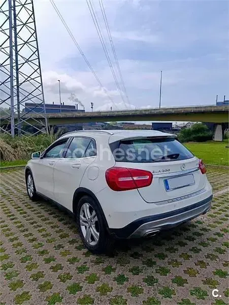 Usado Mercedes GLA200 Style 136 CV (100 kW) 2014 Blanco SUV