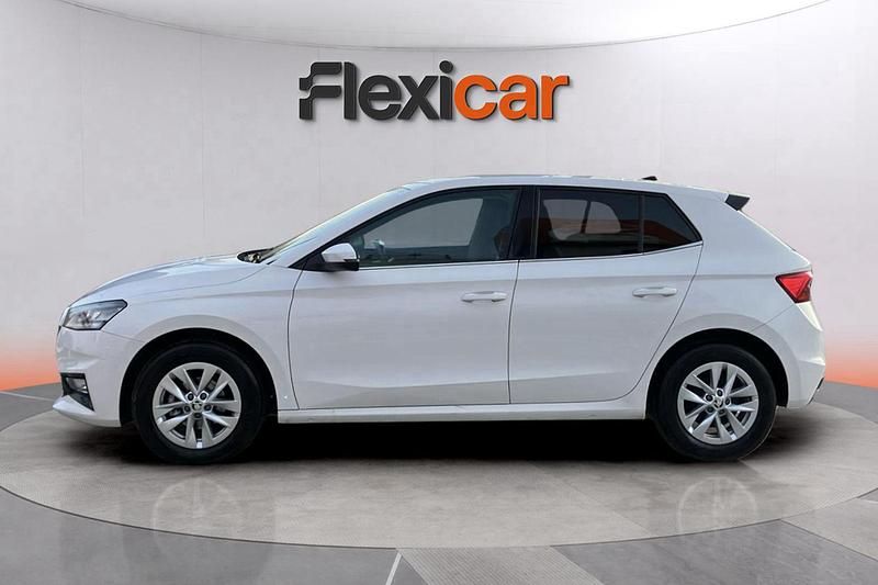 Usado Skoda Fabia Selection 95 CV (69 kW) 2024 Blanco Berlina