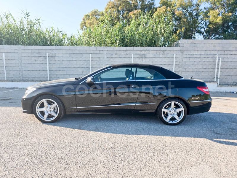 Usado Mercedes E220 Elegance 170 CV (125 kW) 2011 Negro Descapotable