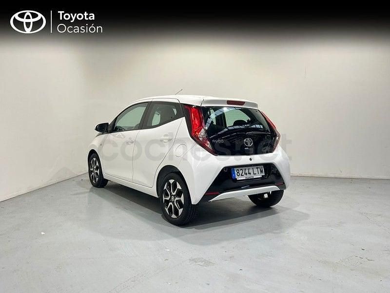 Usado Toyota Aygo X-play 72 CV (52 kW) 2021 Blanco Utilitario