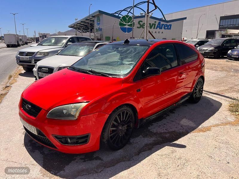 Rojo Usado 2006 Ford Focus Berlina | 2999 € (Precio justo) - Imagen 1/4