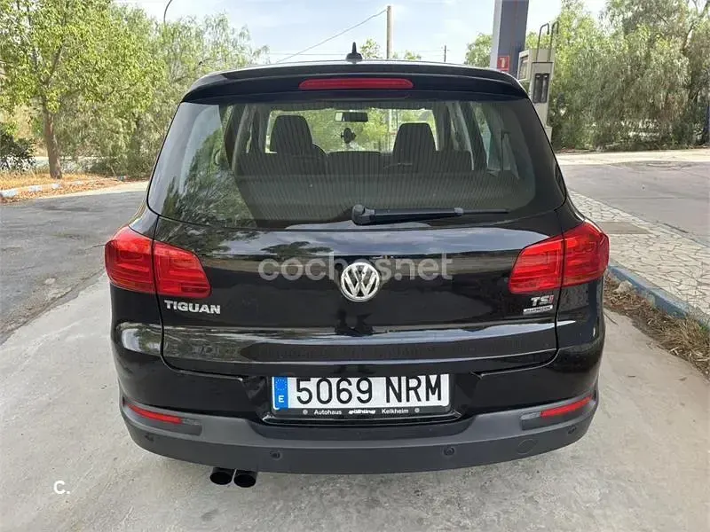 Usado VW Tiguan Edition 125 CV (91 kW) 2015 Negro SUV