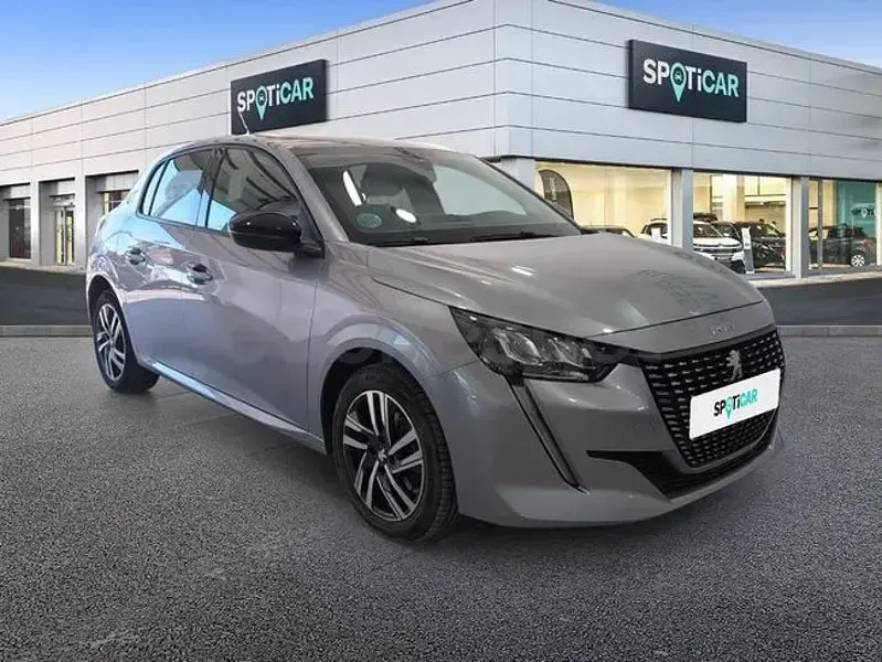 Usado Peugeot 208 Allure 100 CV (73 kW) 2023 Gris / plata Utilitario