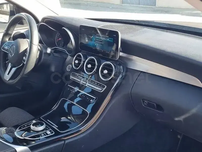 Usado Mercedes C200 160 CV (117 kW) 2019 Negro Familiar