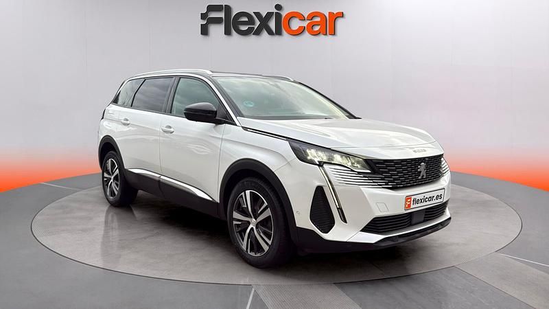 Usado Peugeot 5008 Allure 131 CV (96 kW) 2021 Blanco Monovolumen