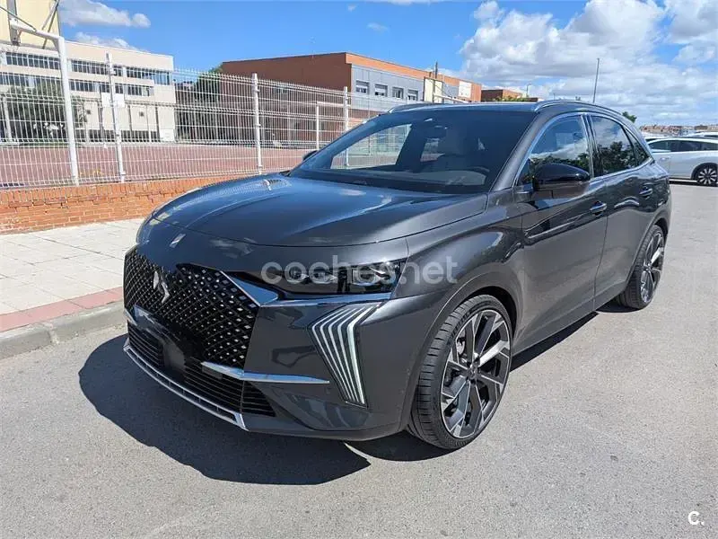 Usado DS Automobiles DS7 Crossback Opera 360 CV (264 kW) 2024 Gris / plata SUV