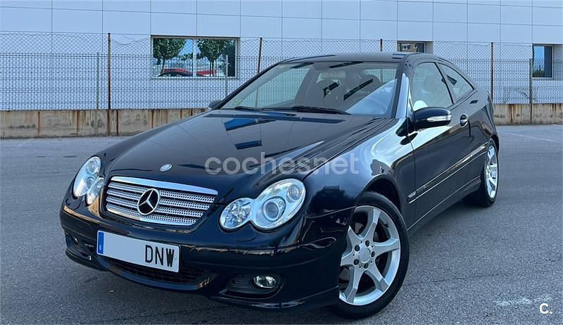 Negro Usado 2006 Mercedes C180 Berlina | 5950 € (Precio justo) - Imagen 1/4