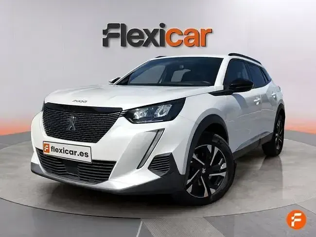 Usado Peugeot 2008 Allure 130 CV (95 kW) 2023 Beige SUV
