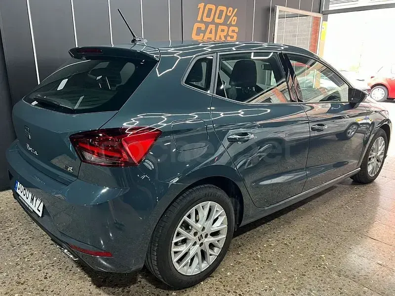 Usado Seat Ibiza FR 115 CV (84 kW) 2025 Gris / plata Utilitario