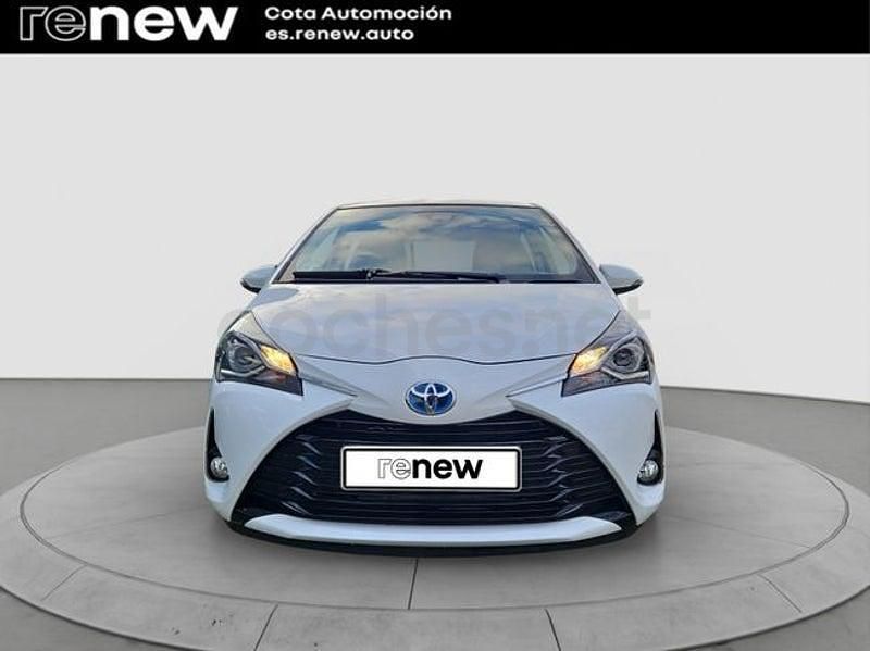 Usado Toyota Yaris Hybrid Active 100 CV (73 kW) 2020 Blanco Berlina