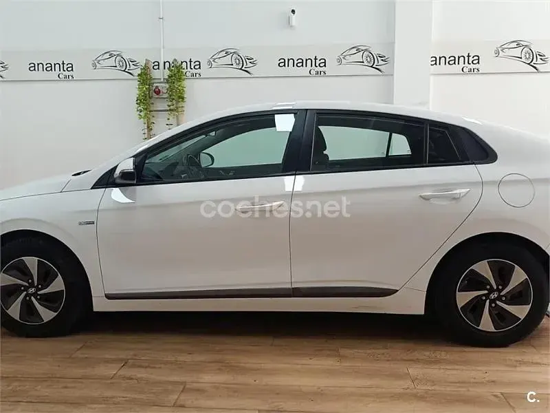 Usado Hyundai Ioniq 141 CV (103 kW) 2017 Blanco Utilitario