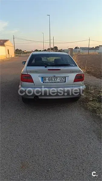 Usado Citroën Xsara Tonic 90 CV (66 kW) 1999 Gris / plata Berlina