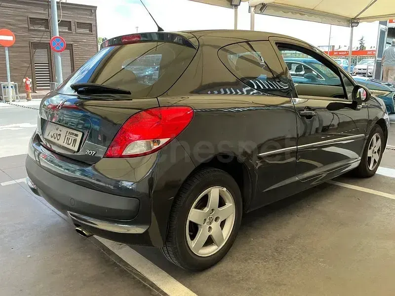 Usado Peugeot 207 Active 95 CV (69 kW) 2011 Negro Berlina