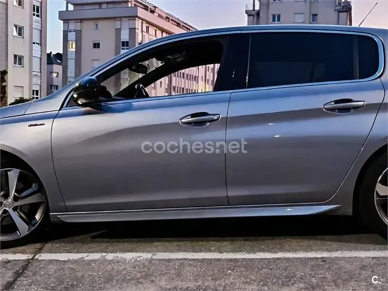 Usado Peugeot 308 GT-line 150 CV (110 kW) 2017 Gris / plata Berlina