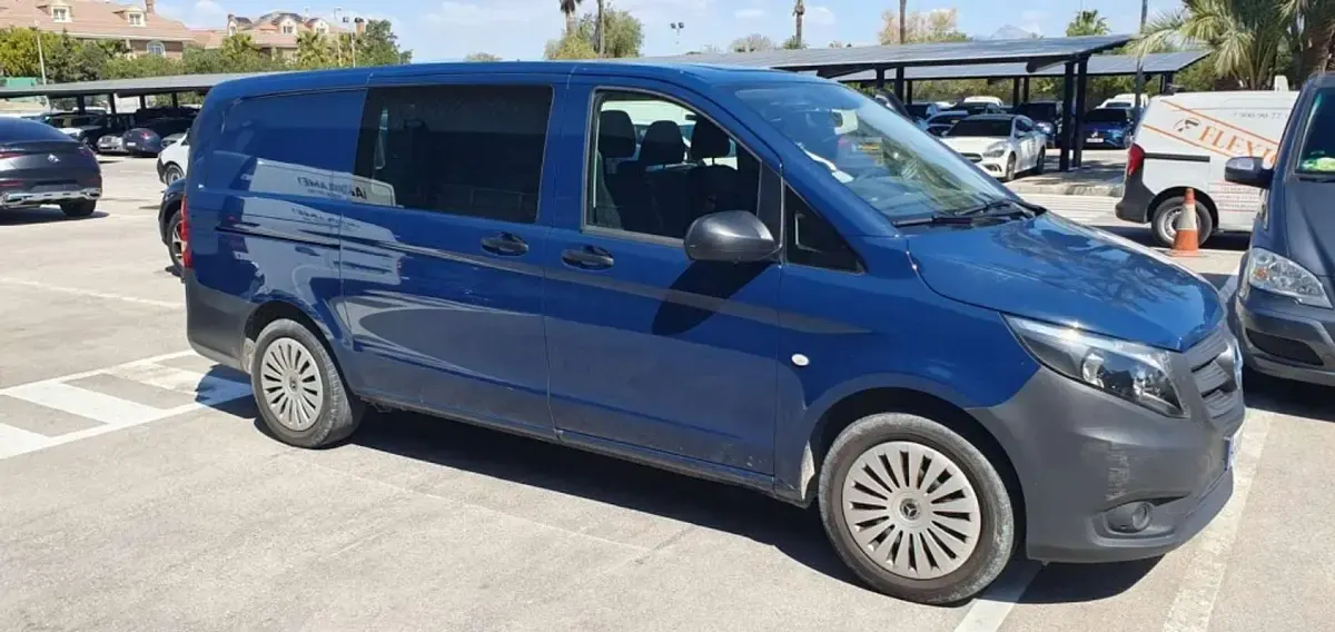 Usado Mercedes Vito 102 CV (75 kW) 2022 Azul Van