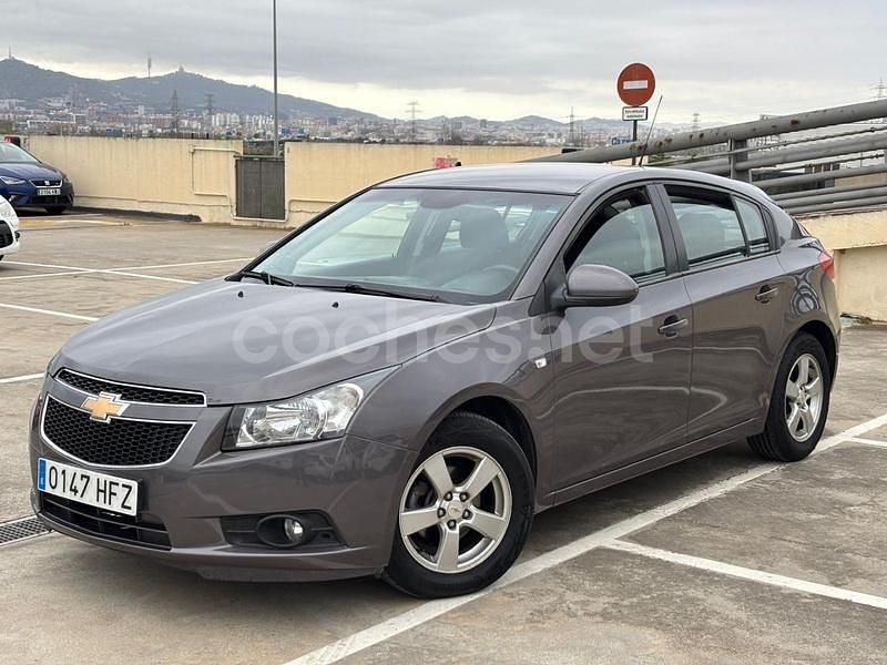 Gris / plata Usado 2012 Chevrolet Cruze LT Berlina | 6500 € (Precio justo) - Imagen 1/4