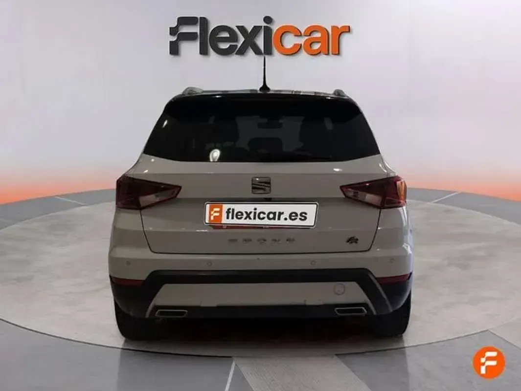 Usado Seat Arona Ecomotive 116 CV (85 kW) 2019 Blanco SUV