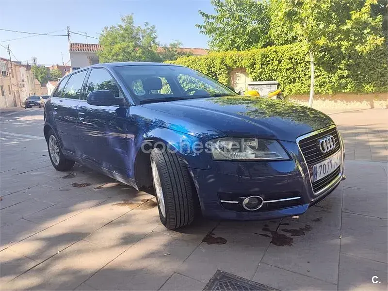 Usado Audi A3 Sportback Ambiente 105 CV (77 kW) 2012 Azul Utilitario