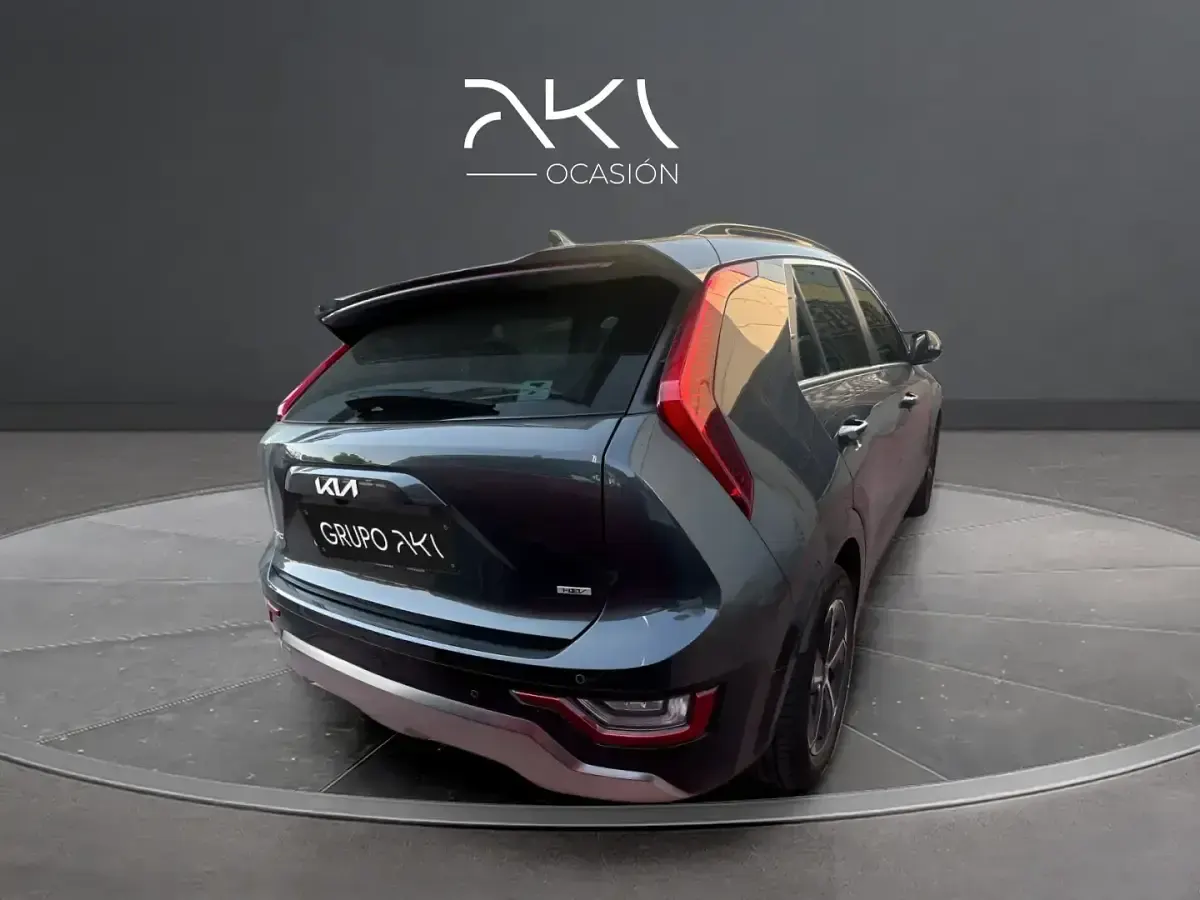Usado Kia Niro 141 CV (103 kW) 2022 Gris SUV