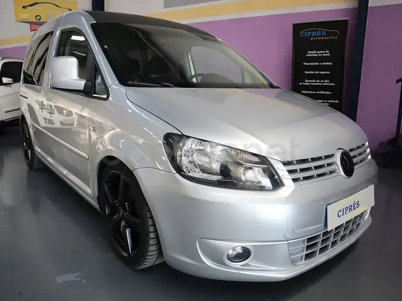 Usado VW Caddy Trendline 102 CV (75 kW) 2011 Gris / plata Monovolumen