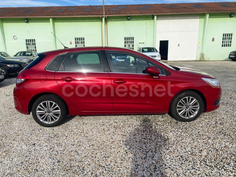 Usado Citroën C4 Exclusive 120 CV (88 kW) 2011 Granate Berlina