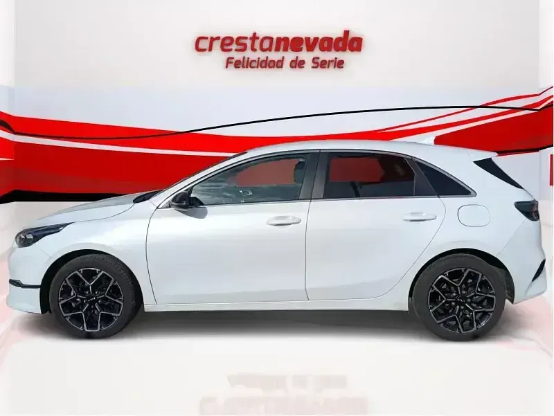 Usado Kia Ceed Style 101 CV (74 kW) 2025 Blanco Utilitario