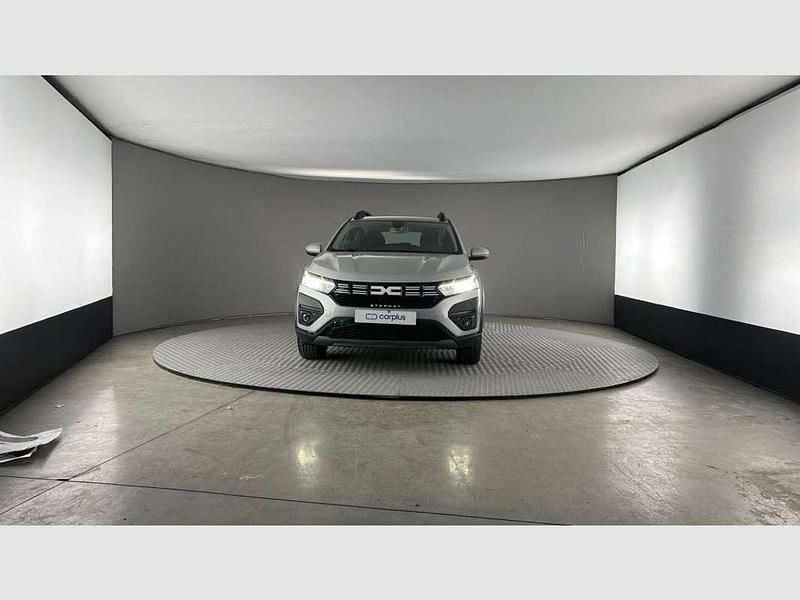 Usado Dacia Sandero Expression 91 CV (66 kW) 2024 Gris Utilitario