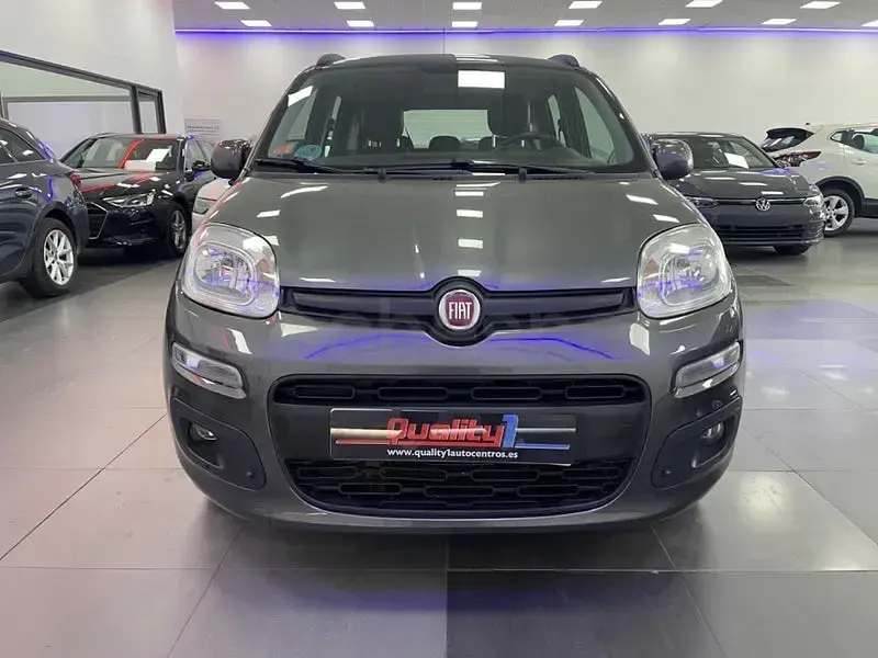 Usado Fiat Panda Lounge 69 CV (50 kW) 2019 Gris / plata Utilitario