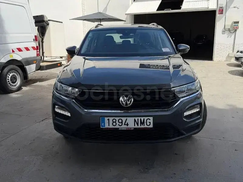 Usado VW T-Roc Advance 116 CV (85 kW) 2018 Gris / plata SUV