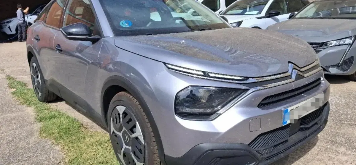Usado Citroën C4 101 CV (74 kW) 2024 Gris artense SUV