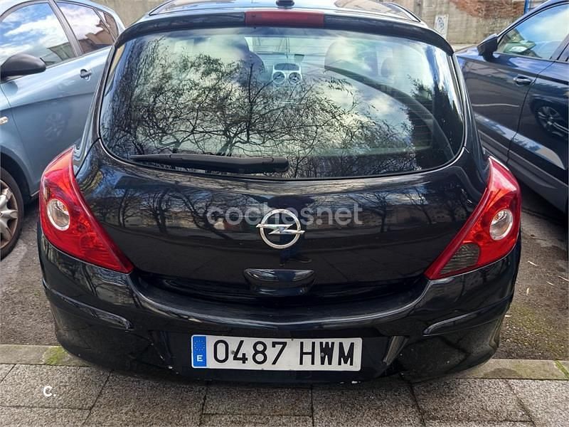 Usado Opel Corsa Selective 95 CV (69 kW) 2014 Negro Utilitario