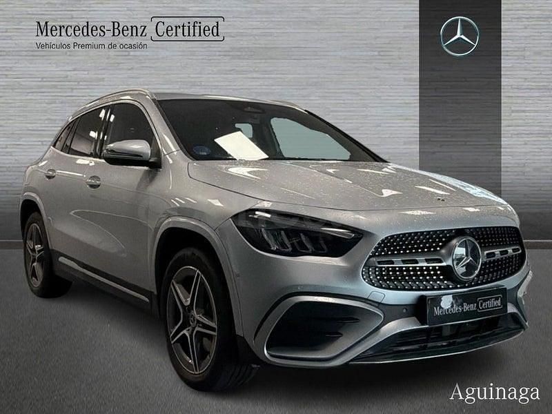 Usado Mercedes GLA250 218 CV (160 kW) 2024 Gris / plata SUV