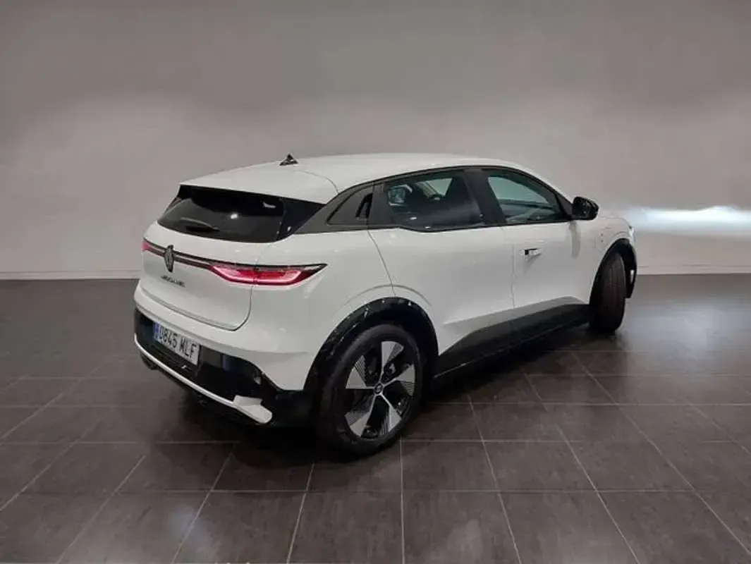 Usado Renault Megane E-Tech Equilibre 96 kW (131 CV) 2023 Blanco Utilitario