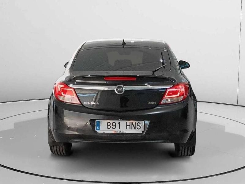 Usado Opel Insignia Excellence 132 HP (97 kW) 2013 Preto Sedan