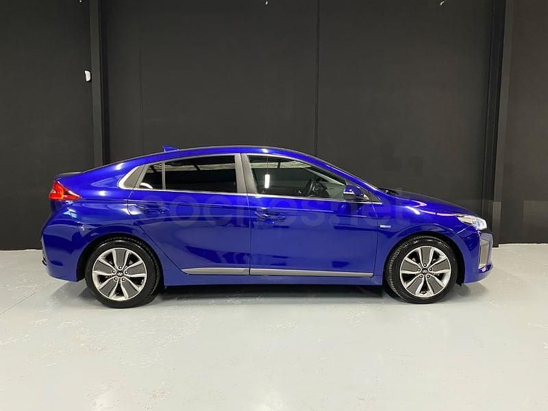 Usado Hyundai Ioniq 141 CV (103 kW) 2018 Azul Utilitario