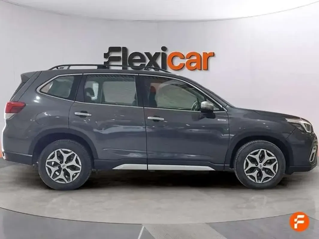 Usado Subaru Forester 151 CV (111 kW) 2021 Gris SUV