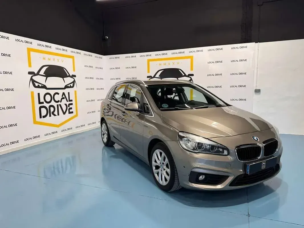 Używany BMW 220 Comfort Edition 189 KM (139 kW) 2015 Brązowy Minivan