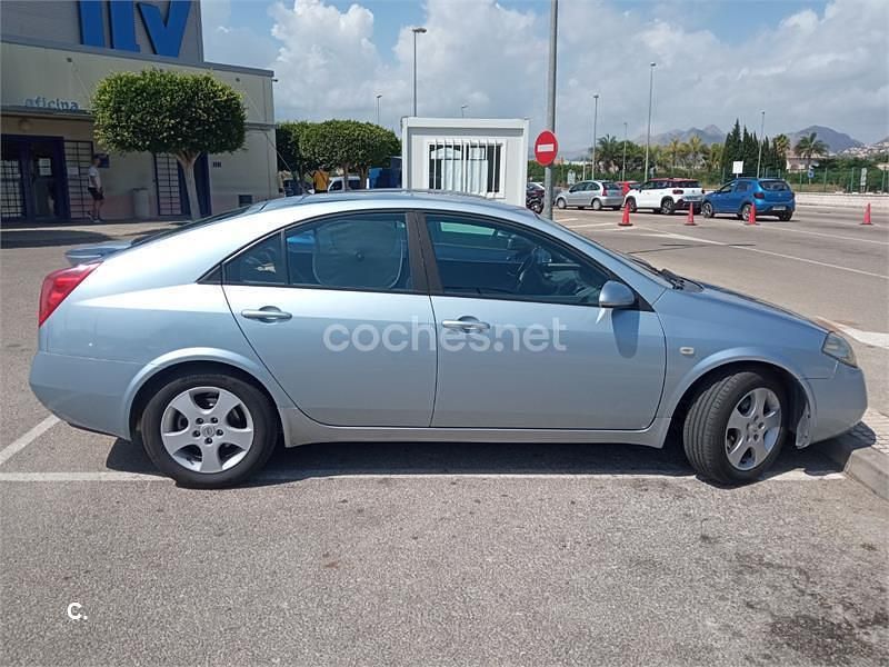 Usado Nissan Primera Acenta 120 CV (88 kW) 2004 Gris / plata Berlina