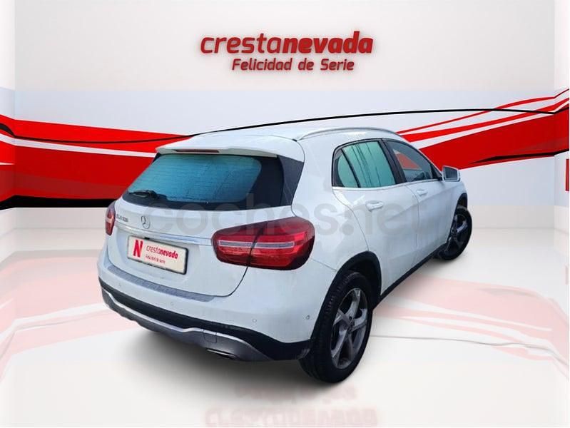 Usado Mercedes GLA180 122 CV (89 kW) 2019 Blanco SUV