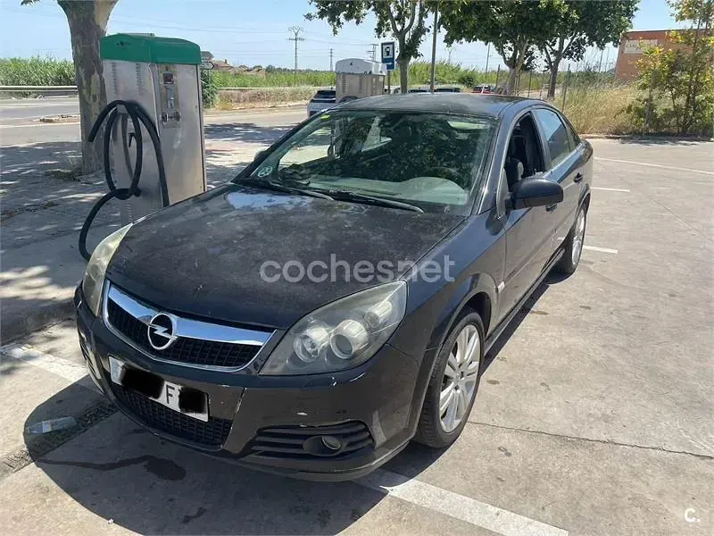 Usado Opel Vectra Elegance 120 CV (88 kW) 2007 Negro Berlina
