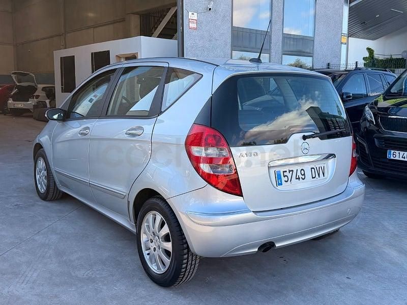 Usado Mercedes A170 Elegance 116 CV (85 kW) 2006 Gris / plata Monovolumen