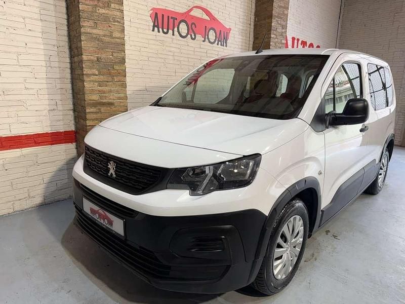 Usado Peugeot Rifter Active 102 CV (75 kW) 2021 Blanco Monovolumen